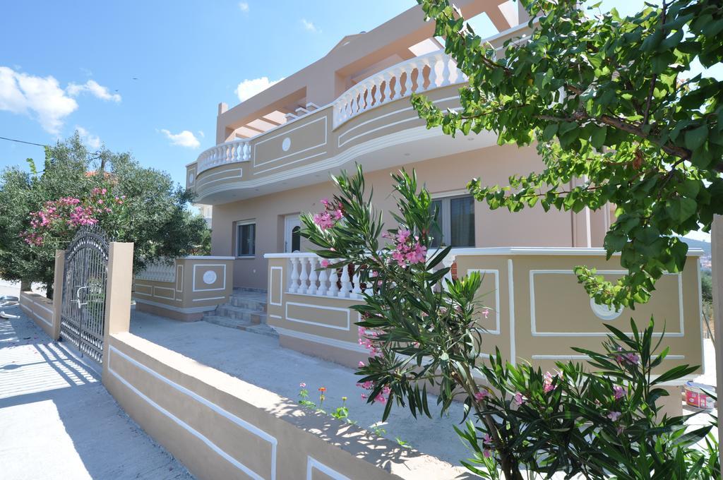 Villa Kaiti يميناريا المظهر الخارجي الصورة